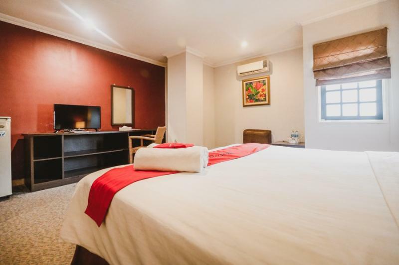 Hotel Reddoorz Premium @ Thamrin Kebon Sirih Yakarta Exterior foto